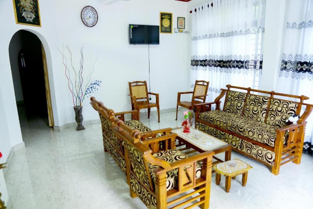 Indusara Villa 벤토타 외부 사진