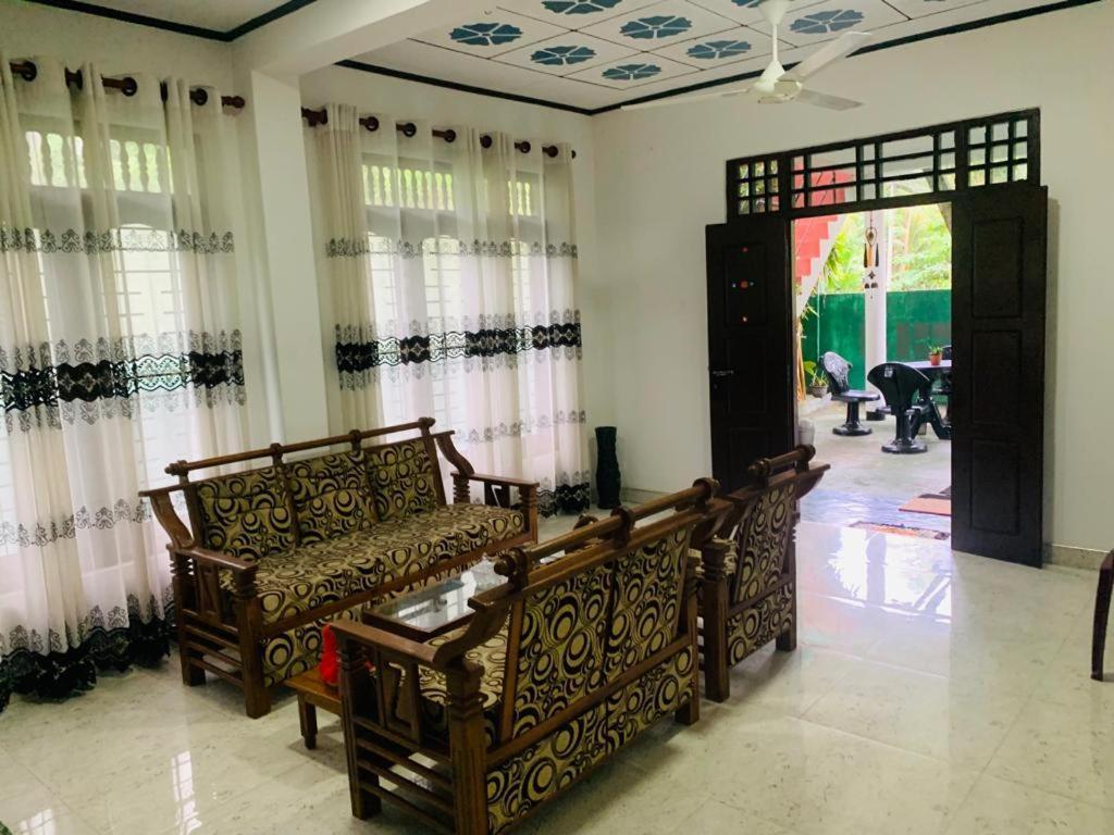 Indusara Villa 벤토타 외부 사진